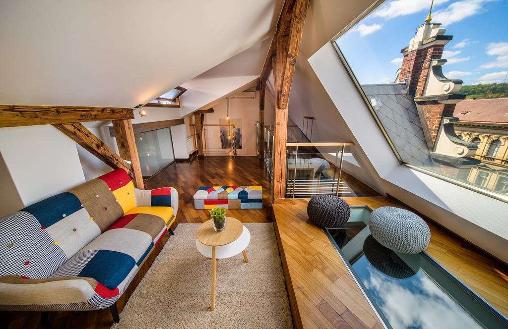 Triplex Kings In Old Town * Prague